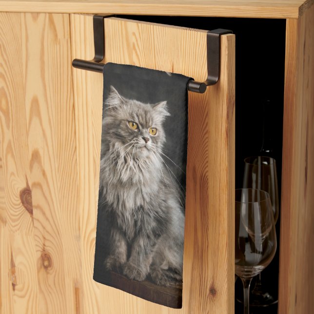 Gray Fluffy Cat Geschirrtuch (Drittel gefaltet)