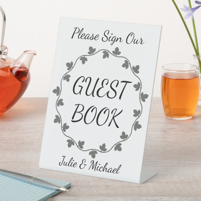 Gray Ivy Wreath Wedding White Guest Book Sockelschild (In Situ)