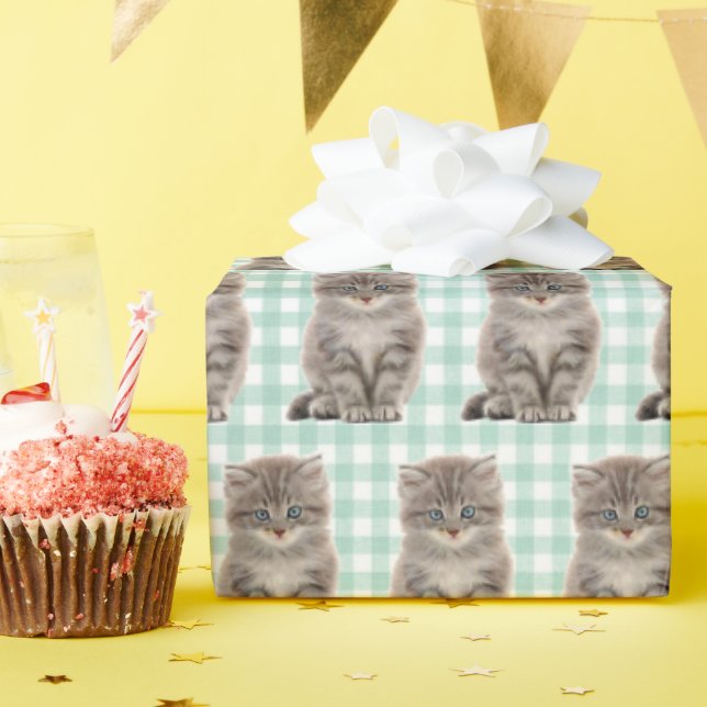 Gray Kitten on Green und White Gingham Geschenkpapier (Geburtstagsparty)