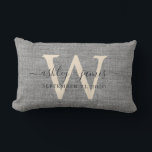 Gray Linen Ivory Monogram Wedding Keepake Lendenkissen<br><div class="desc">Elegantes Hochzeitskuchen, graues Leineneffektkissen mit dunkelgrauem Chic-Schriftzeichen in handgeschriebenem Text. Fügen Sie einfach Ihre Namen, Monogramm und Hochzeitstermin ein. Großartiges Geschenk für ein frisch verheiratetes Paar. Exklusiv für Sie entworfen von Happy Dolphin Studio. Wenn Sie Hilfe oder passende Produkte benötigen, kontaktieren Sie uns bitte unter happydolphinstudio@outlook.com.</div>