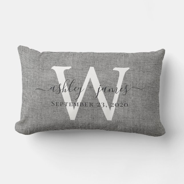Gray Linen White Monogram Wedding Keepake Lendenkissen (Vorderseite)