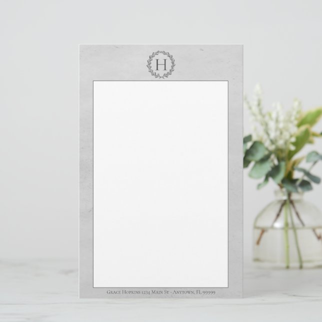 Gray Monogram Wreath Briefpapier (Stehend Vorderseite)