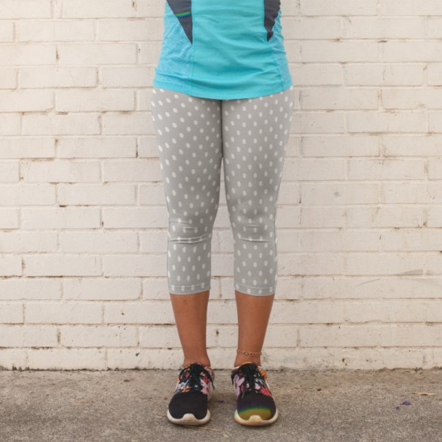Gray Polka Dot Capri Leggings (Von Creator hochgeladen)