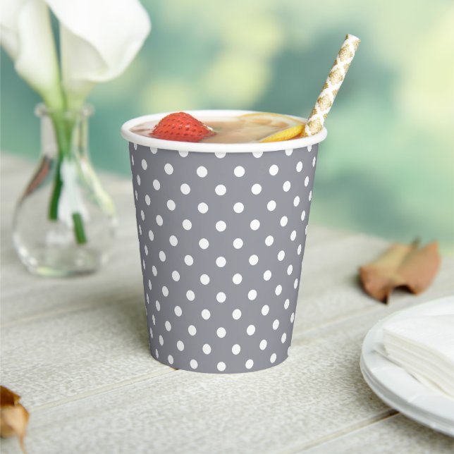 Gray Polka Dot Party Pappbecher (In Situ)
