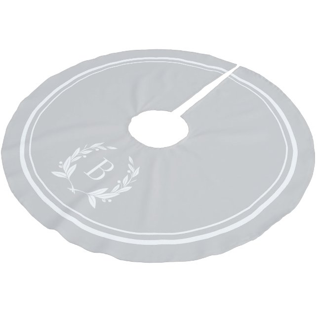 Gray Stripes and Wreath Monogram Tree Skirt Polyester Weihnachtsbaumdecke (Schrägansicht)