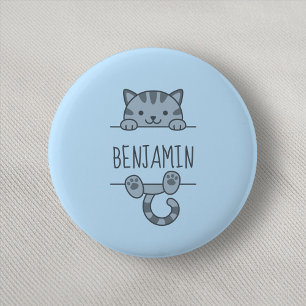 Gray Tabby Cat Peeking hinter Individuelle Name Gr Button