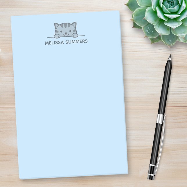 Gray Tabby Cat Peeking über Individuelle Name Blue Post-it Klebezettel (Von Creator hochgeladen)