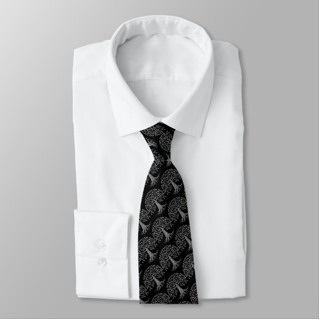 Gray Tree on Black Neck Tie Krawatte (Gebunden)