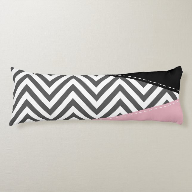 Gray Zigzag, Gray Chevron, Zigzag Pattern, Pink Seitenschläferkissen (Vorderseite)