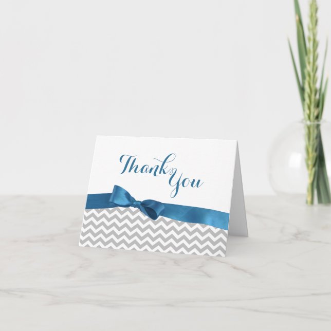 Gray Zigzag und Blue Bow Vielen Dank Dankeskarte (Vorderseite)