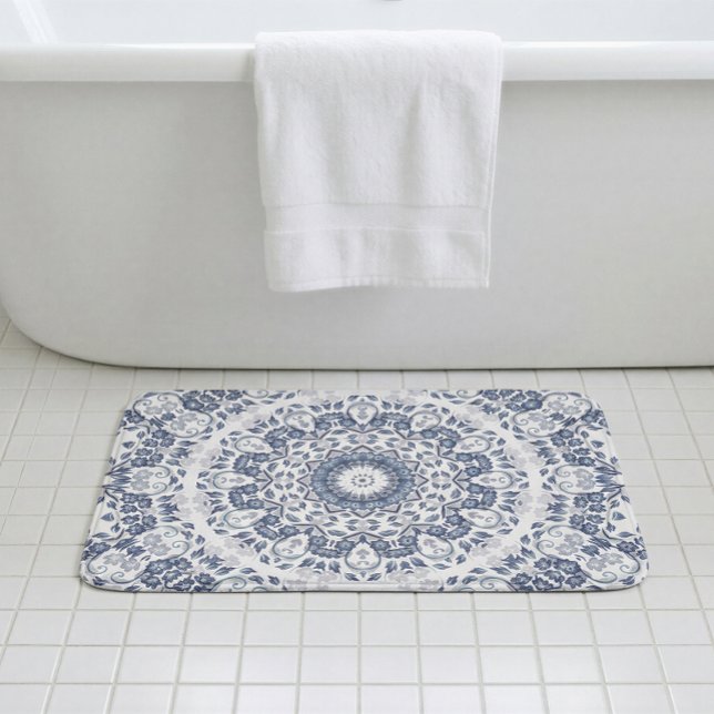 Grayish Blue Floral Mandala Badematte (Von Creator hochgeladen)