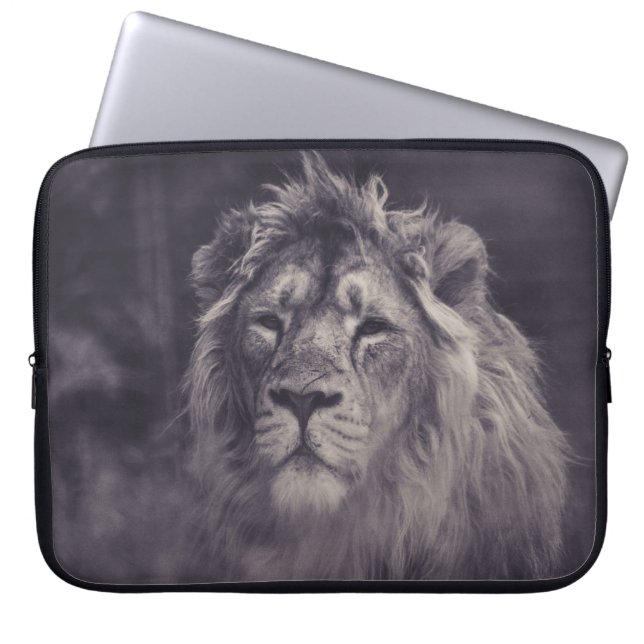 GRAYSCALE FOTOGRAFIE VON LION LAPTOPSCHUTZHÜLLE (Vorderseite)