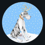 Great Dane Reindeer Christmas Harlequin UC Runder Aufkleber<br><div class="desc">Dressed in Antlers und ein roter Glockenkragen - das Dane Deer ist bereit,  euch in dieser Weihnachtszeit beim Holiday Spirit zu helfen und wird sicher ein Favorit sein.</div>
