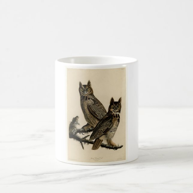 Great Horned Owls (von John James Audubon) Kaffeetasse (Mittel)