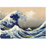 Great Wave Kanagawa japanisches Gemälde Fotoskulptur Magnet<br><div class="desc">Japanische Holzschnitt-Welle — Fuji-Welle von Hokusa Eine große Welle ist draußen im Ozean — und Sie sehen den Fuji im fernen Hintergrund — die Welle kurbelt um den großen Fuji. Die riesige Welle ist so intensiv, dass man die Boote im Vordergrund fast verpassen könnte. Die berühmte Great Wave Off Kanagawa...</div>