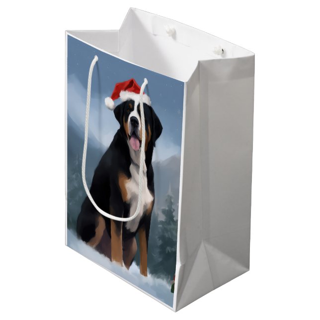Greater Swiss Mountain Dog in Snow Christmas Mittlere Geschenktüte (Vorderseite Schrägansicht)