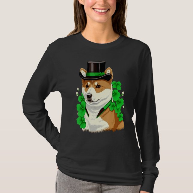 Green Akita Inu shamrock on St Patricks Day Akita  T-Shirt (Vorderseite)