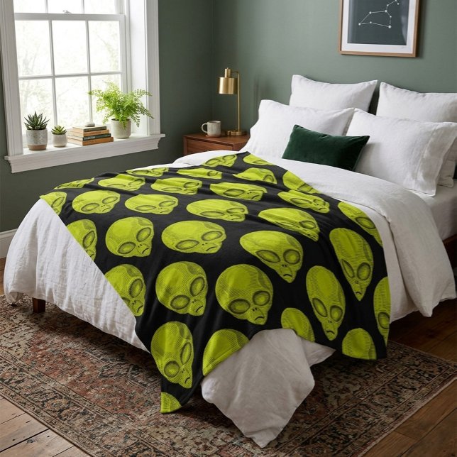 Green Alien Head Fleece Blanket (Von Creator hochgeladen)