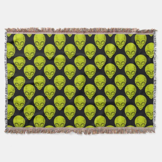 Green Alien Head Throw Blanket Decke (Vorderseite)