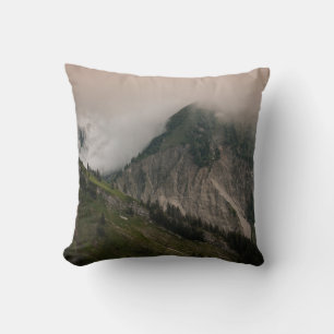 GREEN AND GRAY MOUNTAIN UNDER WHITE CLOUDS KISSEN