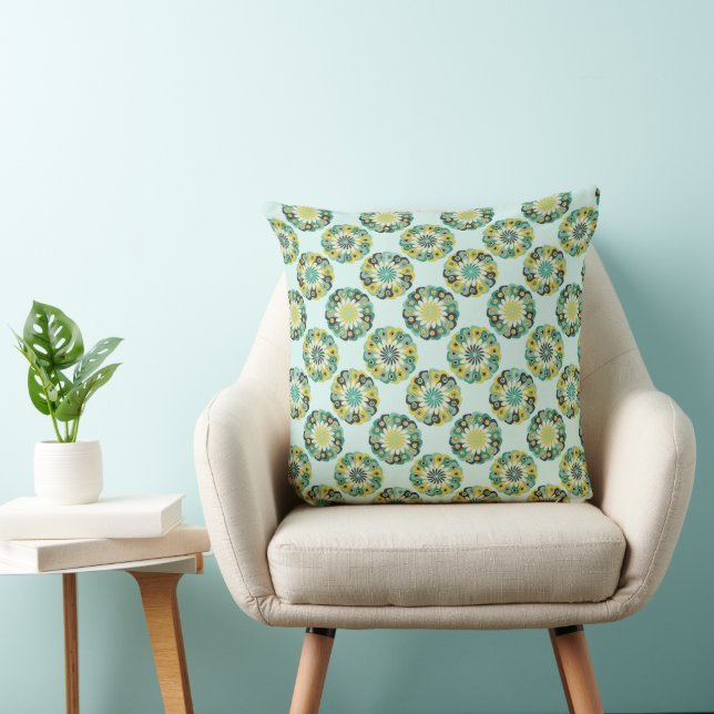 Green and Teal Modern Geometric Flower Pattern Kissen (Stuhl )