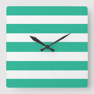 Green and White Deckchair Stripes Quadratische Wanduhr