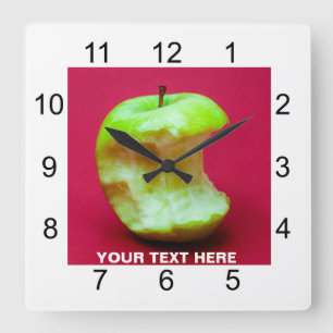Green apple nibbled quadratische wanduhr