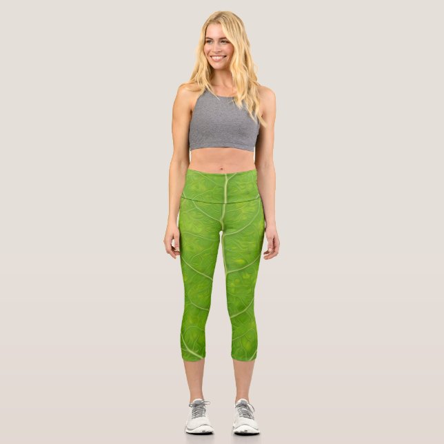 Green Aspen Leaf #11 Capri Leggings (Vorderseite)