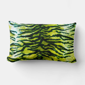 Green & Black Tiger Print Lumbar Throw Kissen
