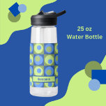 Green Blue Personalisiert Square Dot Pattern Trinkflasche<br><div class="desc">Green Blue Square Dot Geometric Muster Wasserflasche mit einem Platz,  um Ihren Namen hinzuzufügen. Ursprünglich wurde es für eine Hochzeitskollektion entworfen,  die ich habe. Ich liebte das Muster so sehr,  dass ich dachte,  es wäre großartig auf einer Vielzahl von Gegenständen. Ich denke,  es macht eine lustige personalisierte Wasserflasche.</div>