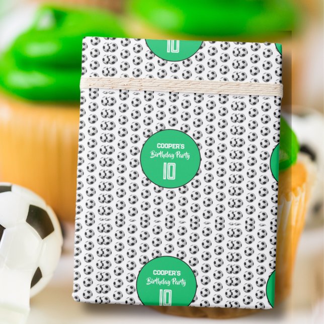 Green Boy Soccer Birthday Party Geschenkpapier (Von Creator hochgeladen)