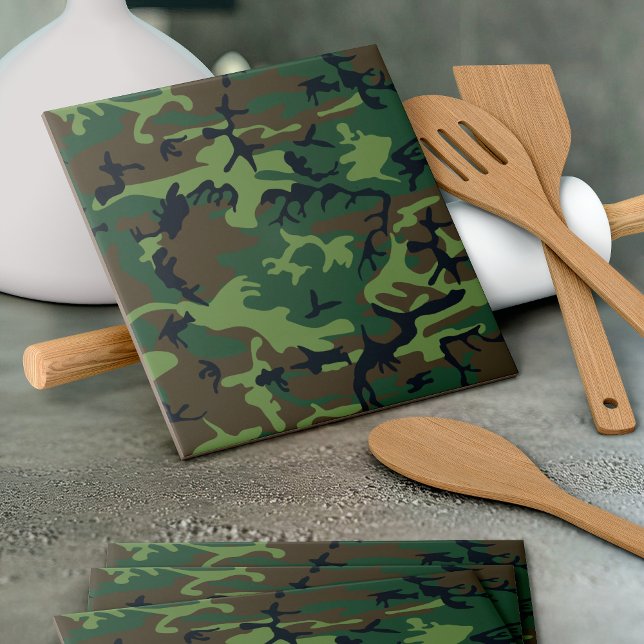Green Camouflage Pattern, militärisches Muster, Ar Fliese (Von Creator hochgeladen)