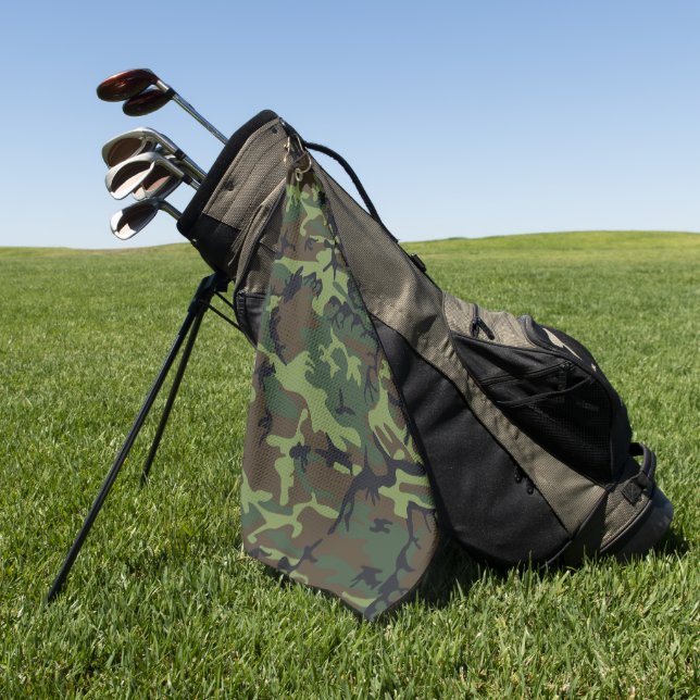 Green Camouflage Pattern, militärisches Muster, Ar Golfhandtuch (Gras)
