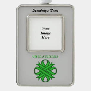 Green Clover Ribbon Tmpl (V-O) von Kenneth Yoncich Rahmen-Ornament Silber