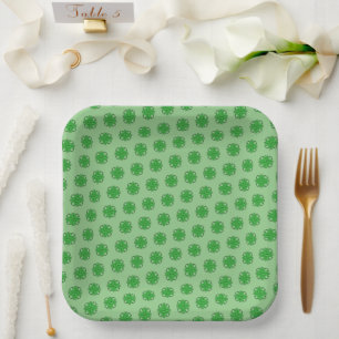 Green Clover Ribbon von Kenneth Yoncich Pappteller