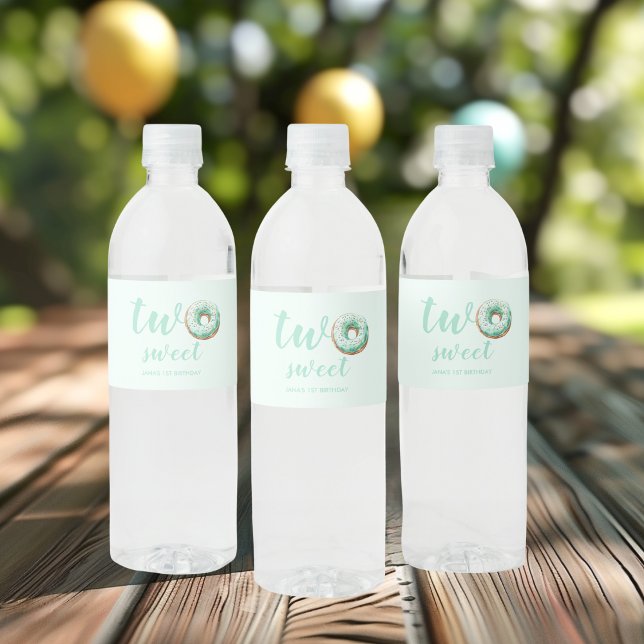 Green Donut Birthday Wasserflaschenetikett (Von Creator hochgeladen)