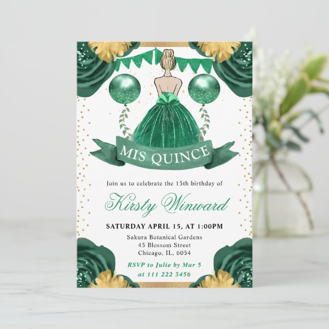 Green Dress Blonde Hair Princess Quinceanera Einladung (Stehend Vorderseite)