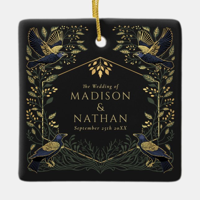 Green Enchanted Gothic Raven Floral Wedding Keramikornament (Vorderseite)