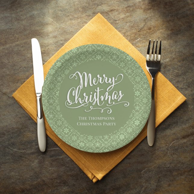 Green Frohe Weihnachts-Party Personalisiert Pappteller (Whimsical Merry Christmas white calligraphy script red paper plate. )