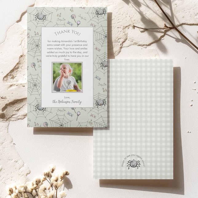 Green Gingham Baby Halloween Spider Danke Karte (Cute Green Pattern of Baby Spiders, Webs, Candy & Cute Phrases (Baby Boo, Spooky Cute) Gingham Back)