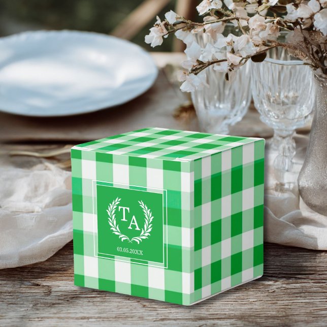 Green Gingham Monogram Wappen Geschenkschachtel (Green Gingham Monogram Crest Favor Boxes for your wedding or other Occasions.)