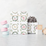 Green Gold Foliage Red Berry Christmas Monogram Geschenkpapier<br><div class="desc">Mit Monogramm Weihnachtspapier mit den Bildern von grün und goldgrün,  roten Beeren. Sie können den Text in den Kränzen ändern.</div>