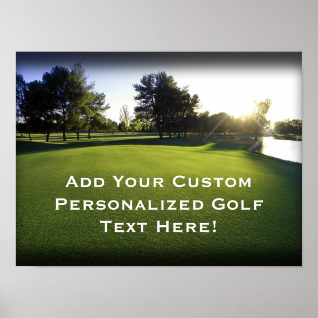 Green Golf Course bei Morgendämmerung Poster (Vorne)