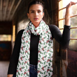 Green Holly Verlasse Red Berries Weihnachtsfeierta Schal<br><div class="desc">Dieser Chiffonschal zeichnet sich durch ein festliches Design aus, das perfekt für die Weihnachtsfeiertage geeignet ist. Das Muster besteht aus grünen, heiligen Blätter und hellroten Beeren auf weißem Hintergrund und schafft einen klassischen und eleganten Urlaubsstil. Der zarte und leichte Chiffonstoff verleiht dem Stoff eine Touch von Eleganz und macht ihn...</div>