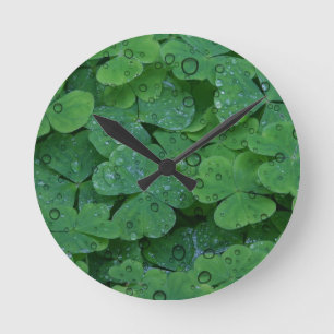 Green Irish Clover Runde Wanduhr