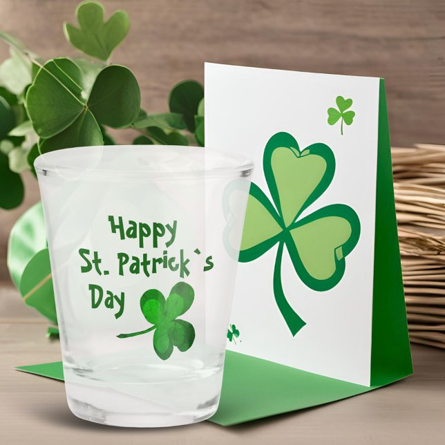 Green Kleeblatt Irish Happy St Patrick`s Day Schnapsglas (Von Creator hochgeladen)