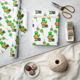Green Leprechaun Gnome mit Kleeblatt Geschenkpapier
