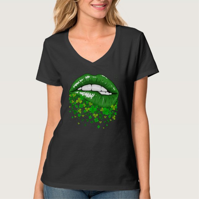 Green Lips Shamrock Leaves Saint Patrick's Day Gir T-Shirt (Vorderseite)