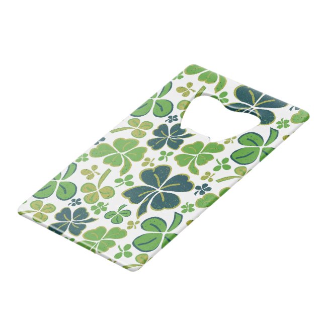 Green Lucky Kleeblatts Clover St Patrick`s Day Geldbeutel Flaschenöffner (Vorderseite Schrägansicht)