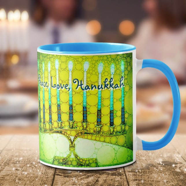 Green Menorah Peace Liebe Hanukkah Modern Script Tasse (Von Creator hochgeladen)